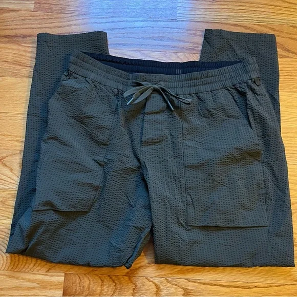 Lululemon bowline pants in olive green size XL